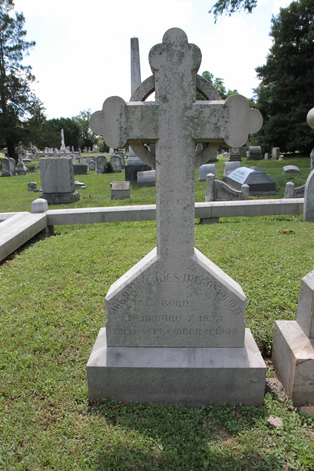Jacob Mendez Da Costa's tomb, Woodland Cemetery, Philadelphia - 02.jpg